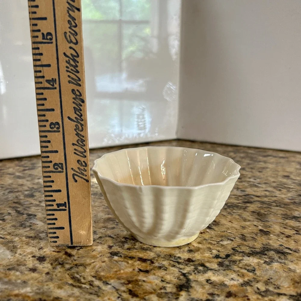 Belleek Ireland Neptune Shell Nut Bowl Ivory Gold Mark Vintage Irish Porcelain